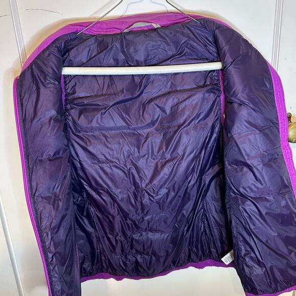 Athleta Downabout lite weight nylon quilted  down filled puffer vest packable. M - Picture 4 of 6